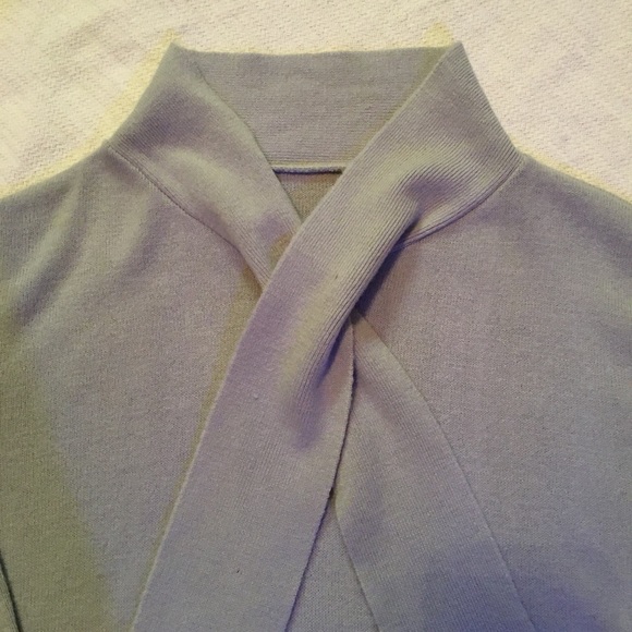 Grey Long Sleeved Sweater - Picture 4 of 4